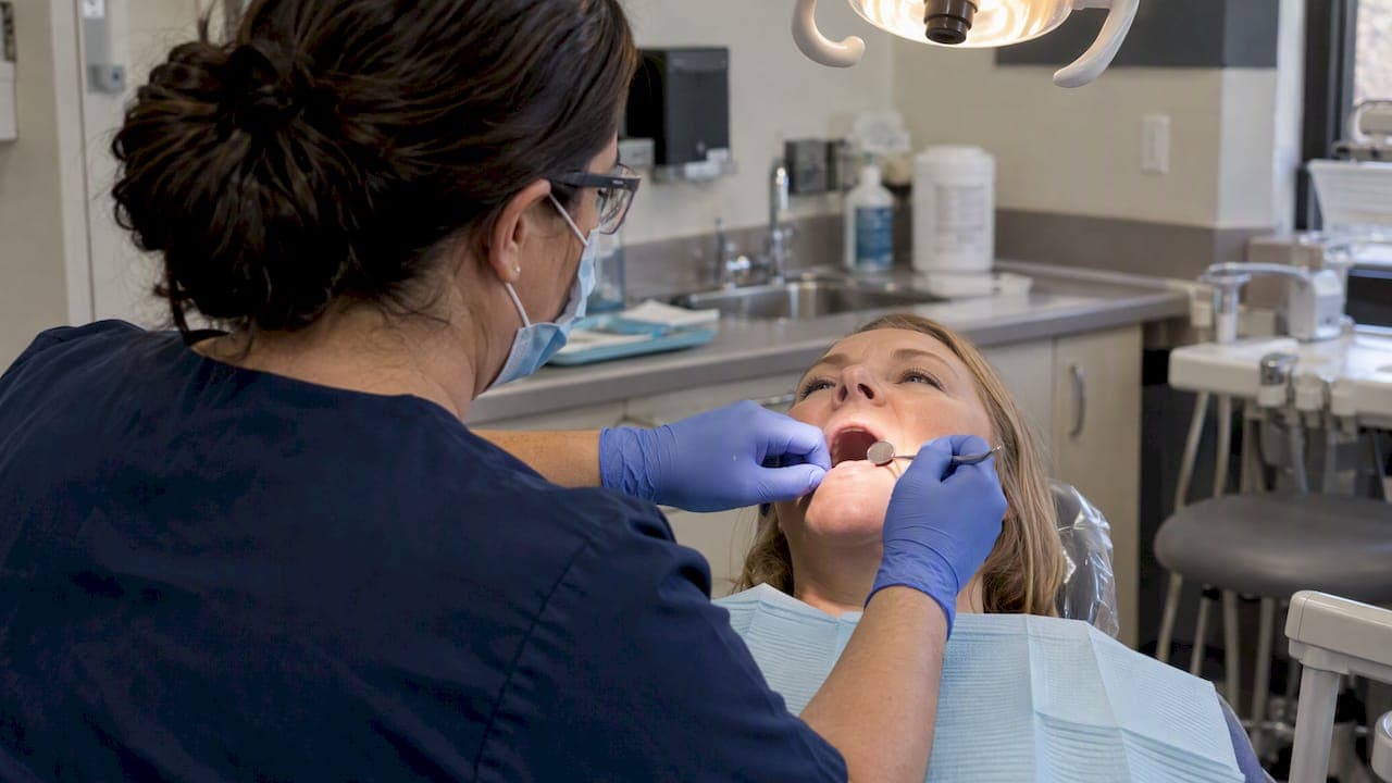 Tallahassee Oral Cancer Screening: What Happens in Under Five Minutes